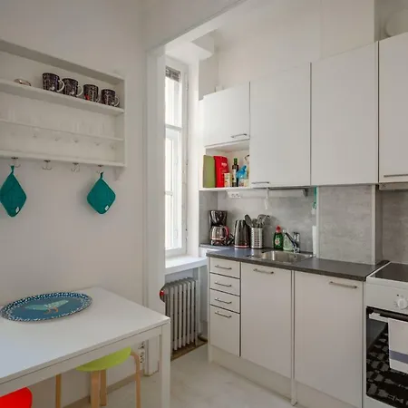Wehost Ruusankatu 1