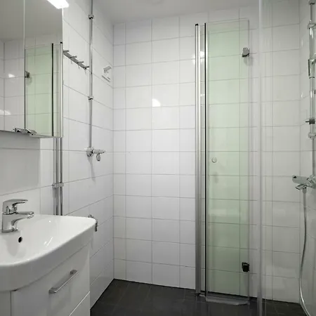 Wehost Ruusankatu 1 *